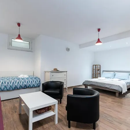 Santoro Holiday home